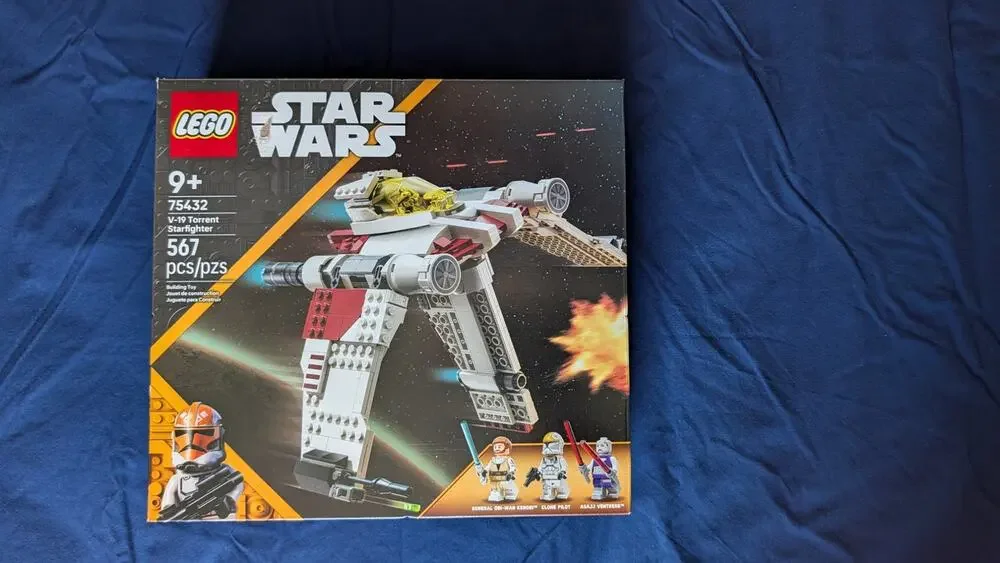 LEGO Star Wars 75432 V-19 Torrent Starfighter Clone Wars NIB Flawed Box